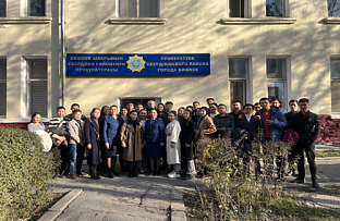Кафедрой уголовного права и криминологии КРСУ совместно с прокуратурой Свердловского района г. Бишкек была организована встреча со студентами 2 курса юридического факультета КРСУ.